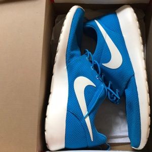 Ocean Blue Nike Rosherun MENS Size 12